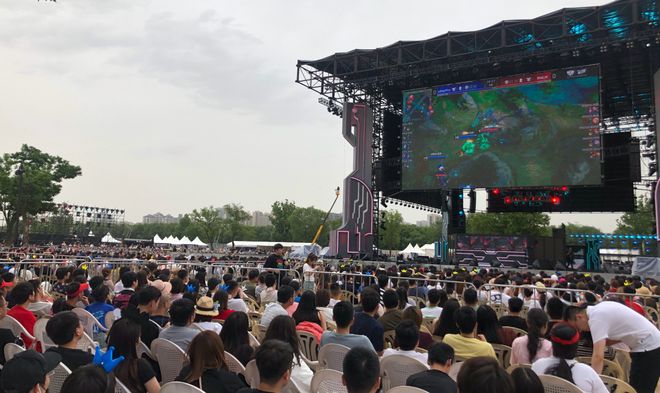 在这个竞争 在这个竞争