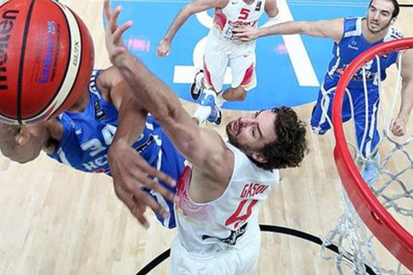 对年轻选手 对年轻选手